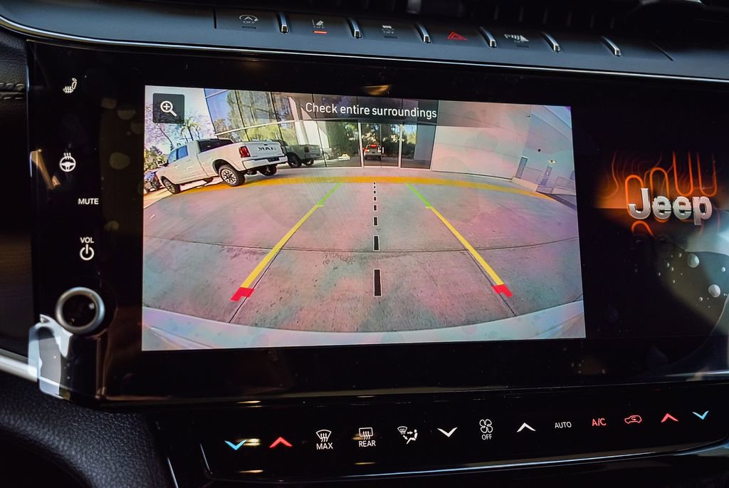 New 2026 Jeep Grand Cherokee Altitude image 24