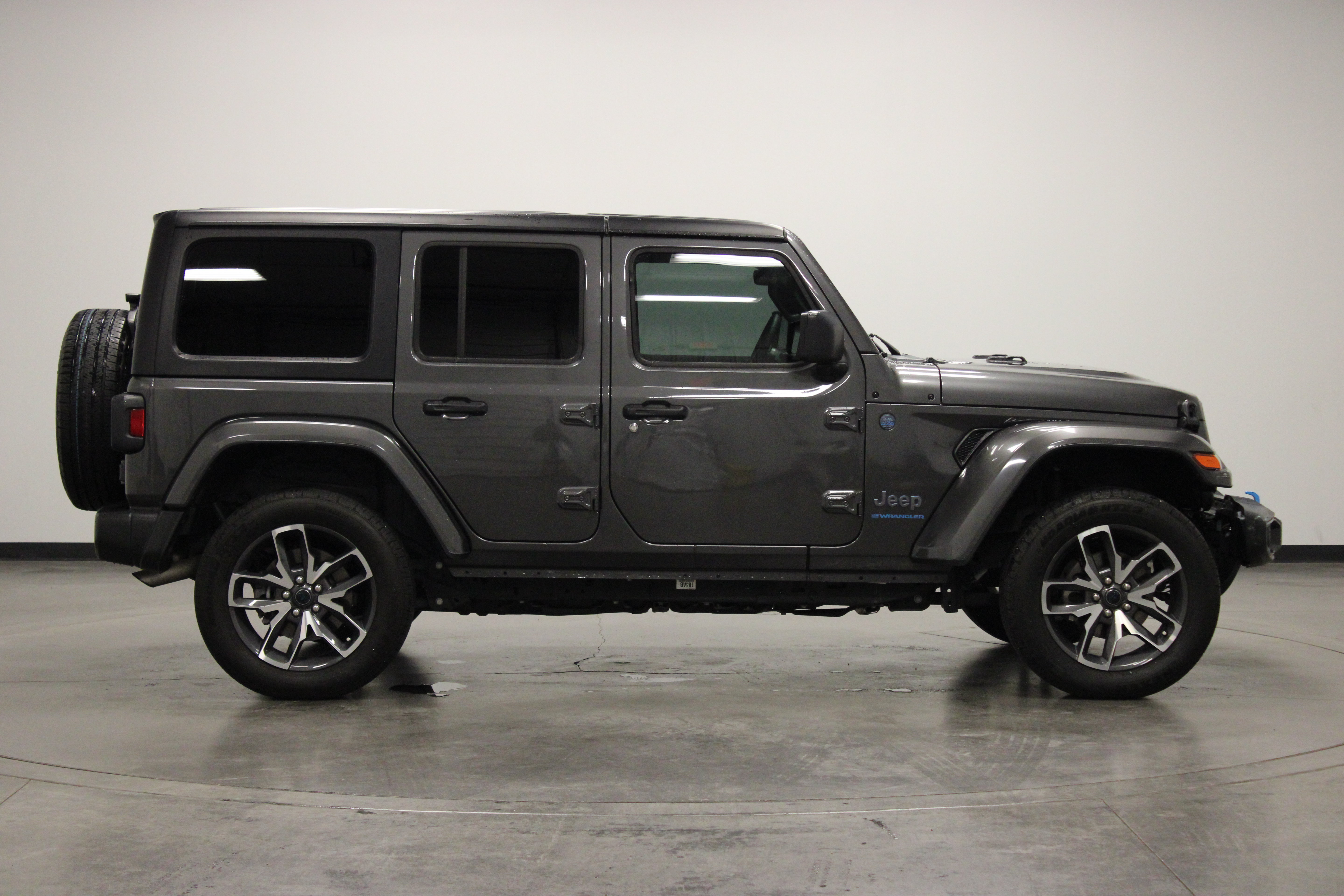 Used 2024 Jeep Wrangler Unlimited AWD/4WD image 9