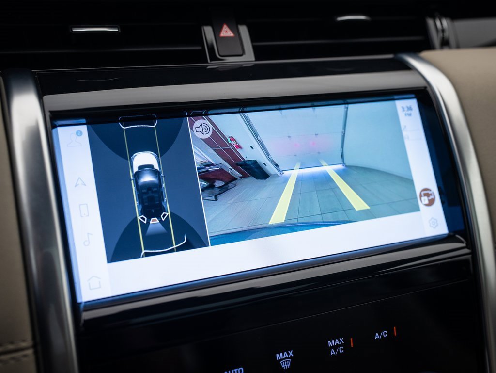Used 2022 Land Rover Discovery Sport SE image 29