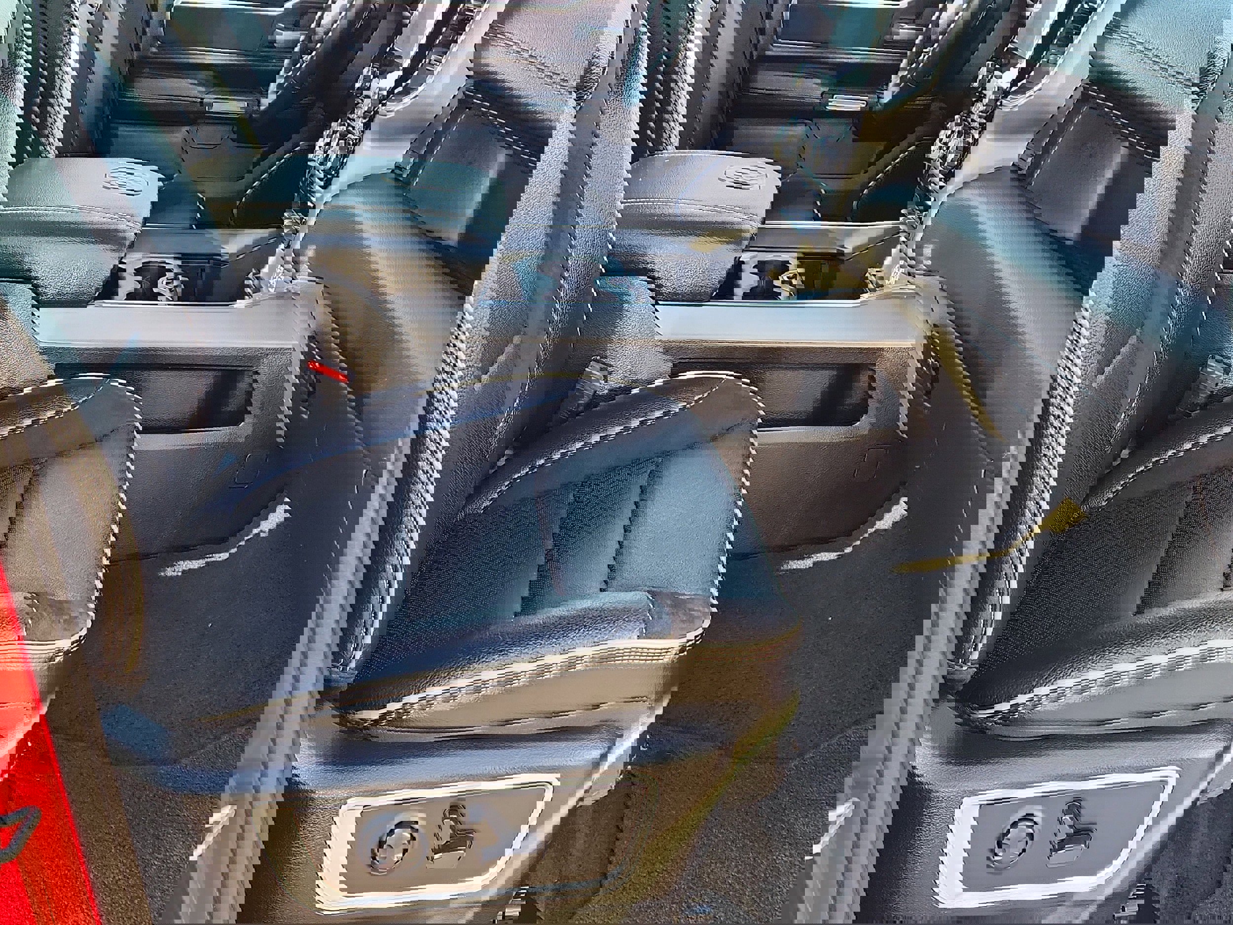 Used 2024 RAM 1500 Laramie image 13