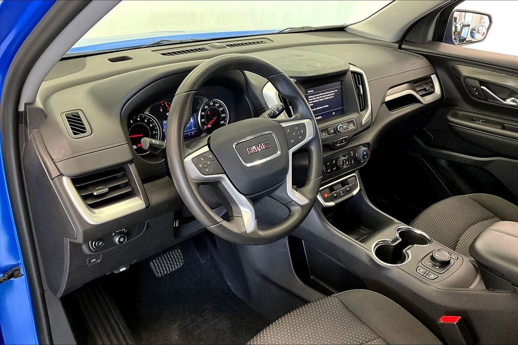 Used 2024 GMC Terrain SLE w/ Driver Convenience Package image 13