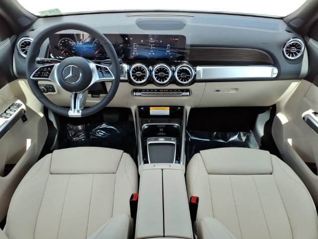 New 2026 Mercedes-Benz GLB 250 4MATIC image 4