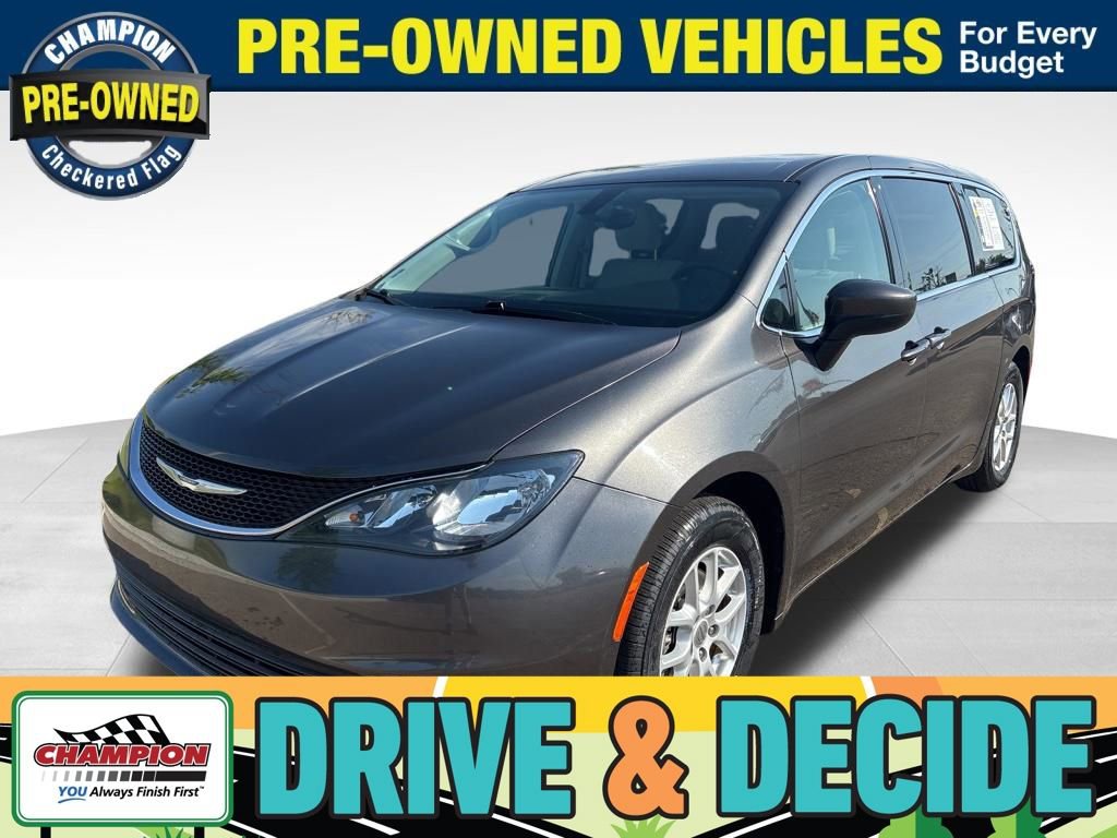 Used 2017 Chrysler Pacifica Touring FWD video 1