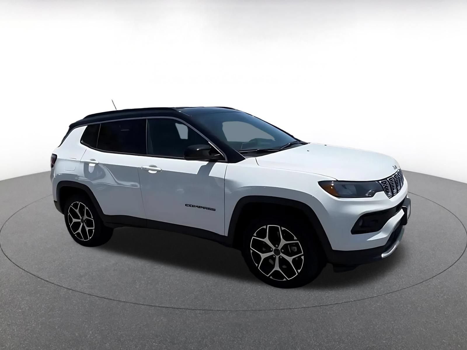 Used 2025 Jeep Compass Limited AWD/4WD image 2