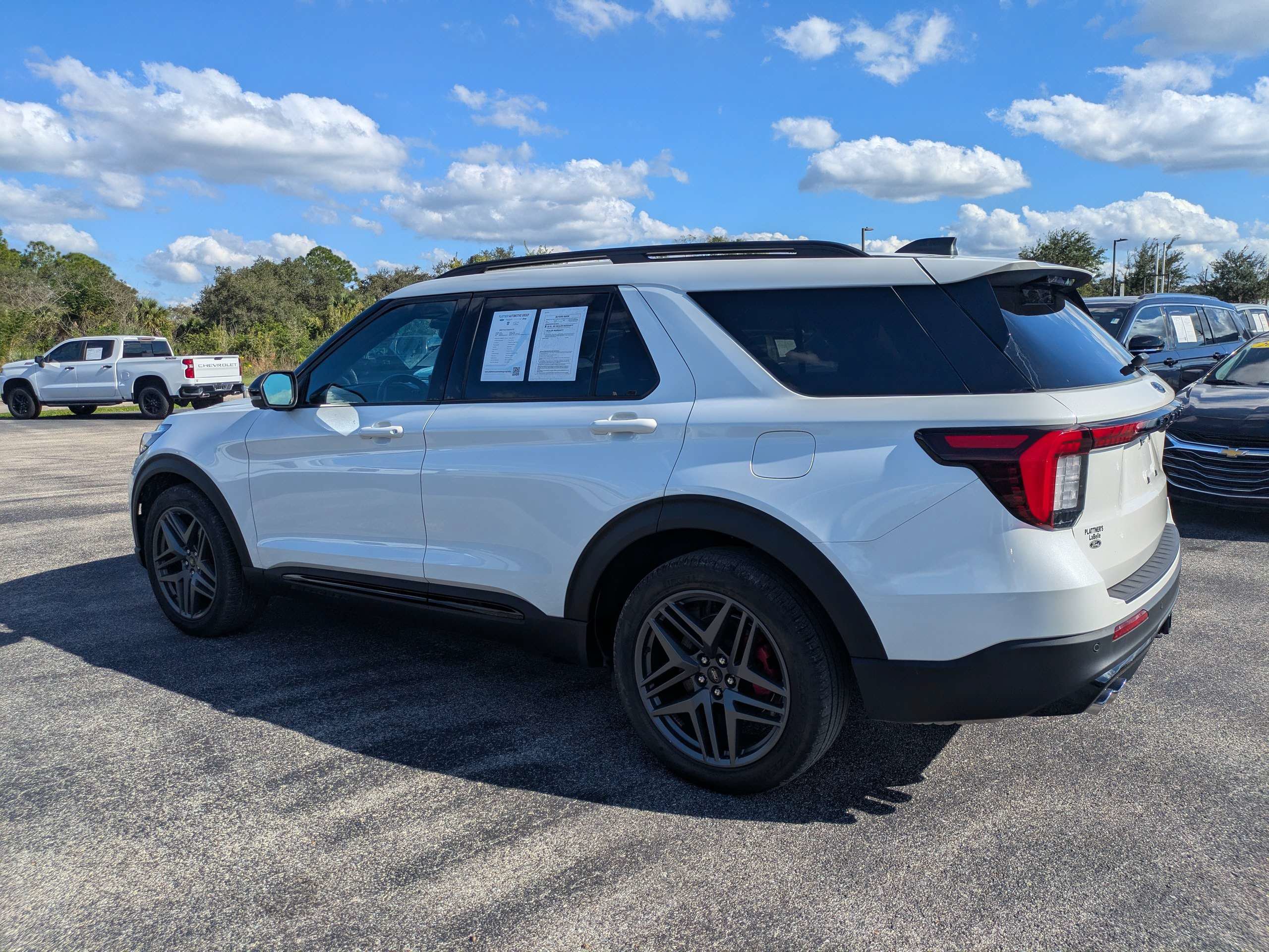 Used 2025 Ford Explorer ST AWD/4WD image 8