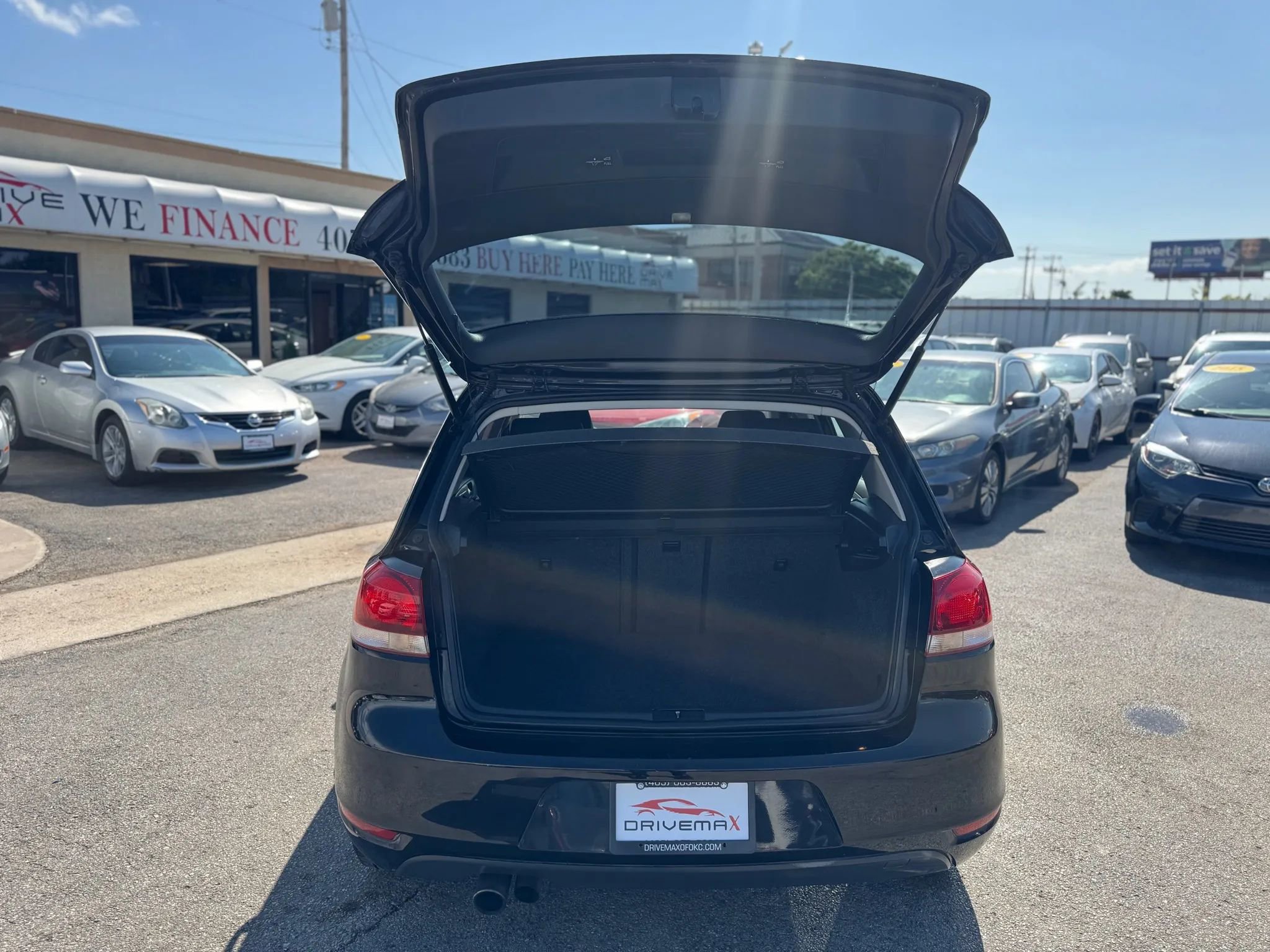 Used 2011 Volkswagen Golf 4-Door image 29