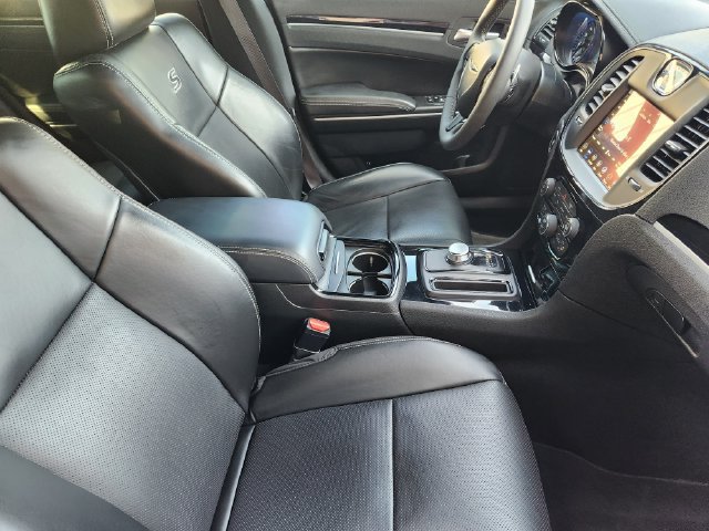 Used 2023 Chrysler 300 S w/ Comfort Group RWD image 19