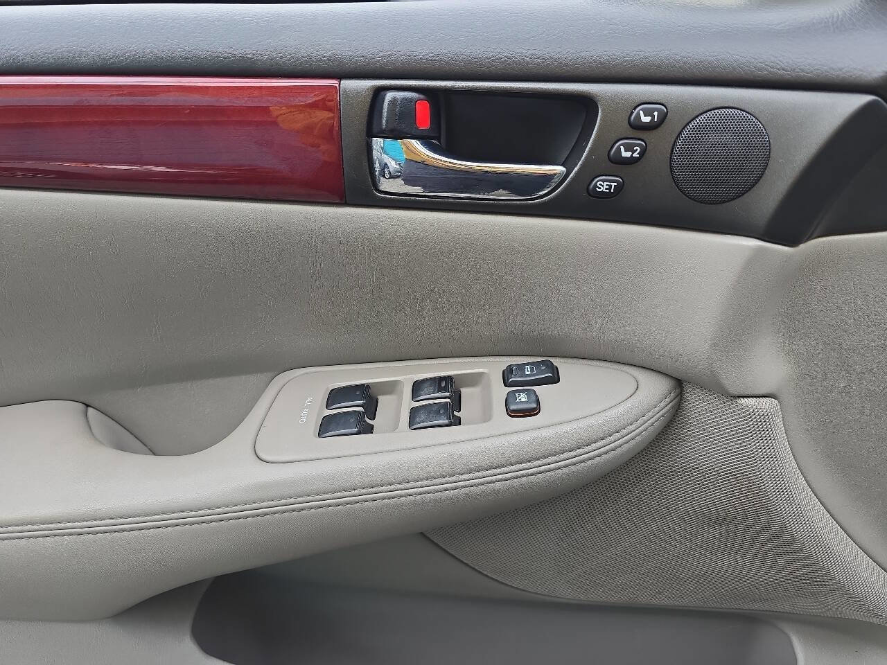 Used 2002 Lexus ES 330 image 4