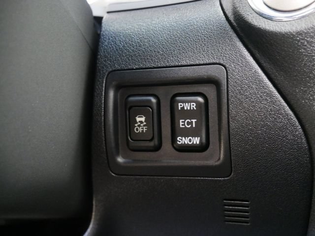 Used 2010 Lexus IS 250C w/ Luxury Pkg RWD image 24