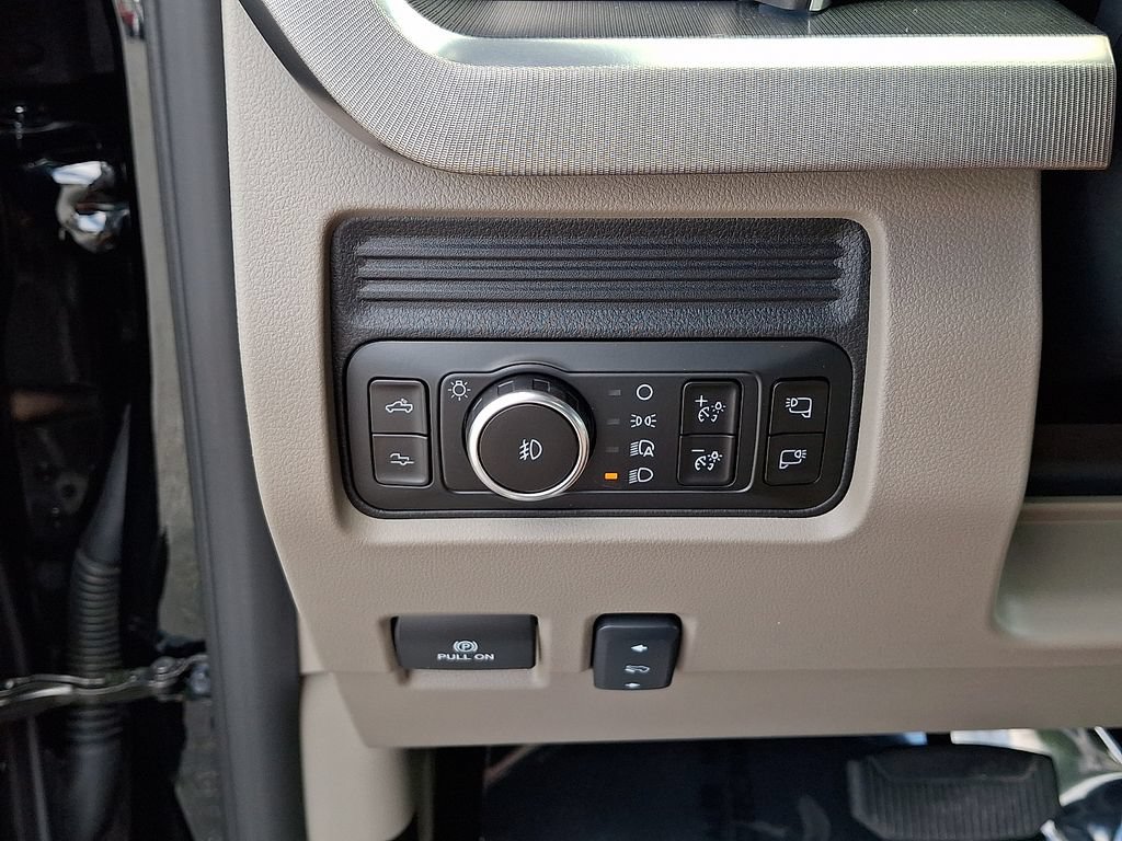 Used 2026 Ford F450 Platinum w/ Platinum Plus Package AWD/4WD image 24