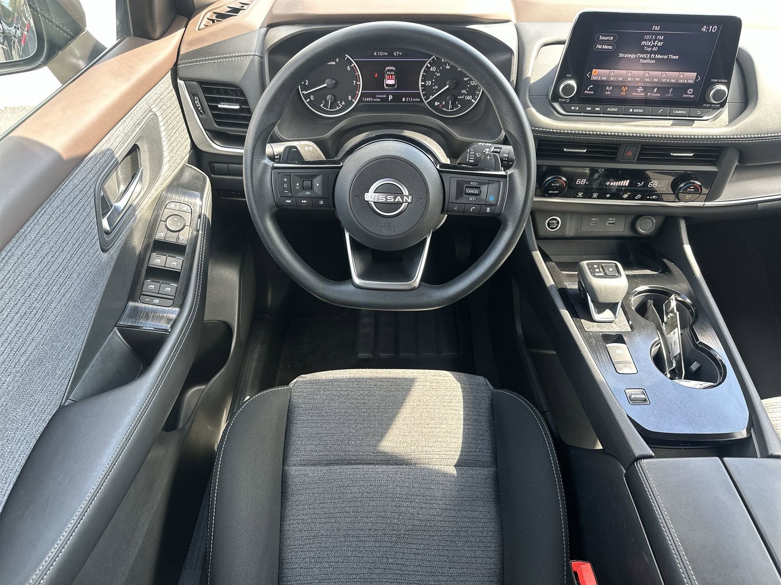 Used 2023 Nissan Rogue SV FWD image 17