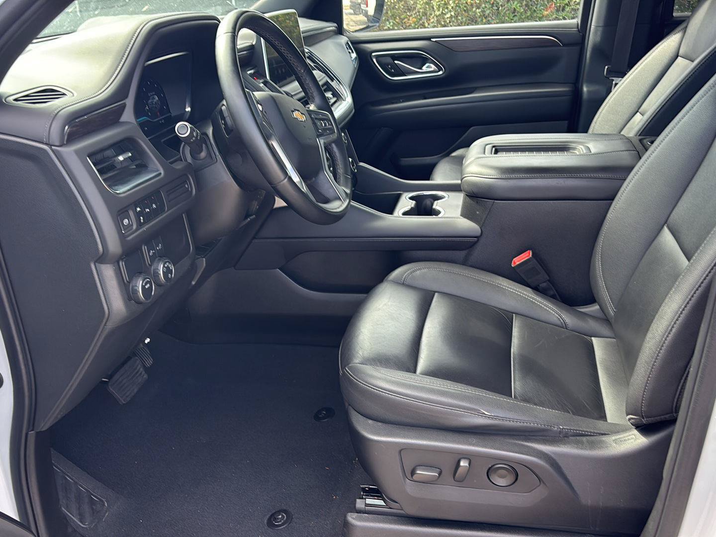 Used 2024 Chevrolet Tahoe LT RWD image 13