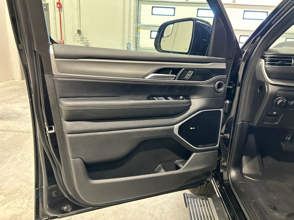 New 2026 Jeep Grand Wagoneer Limited image 15