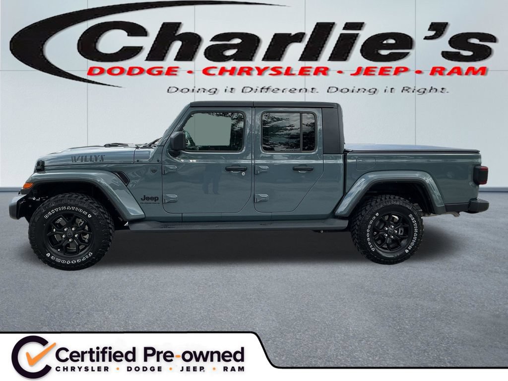 Certified 2025 Jeep Gladiator Sport AWD/4WD image 1