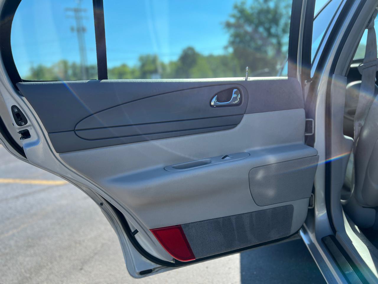 Used 2000 Lincoln Continental FWD image 29