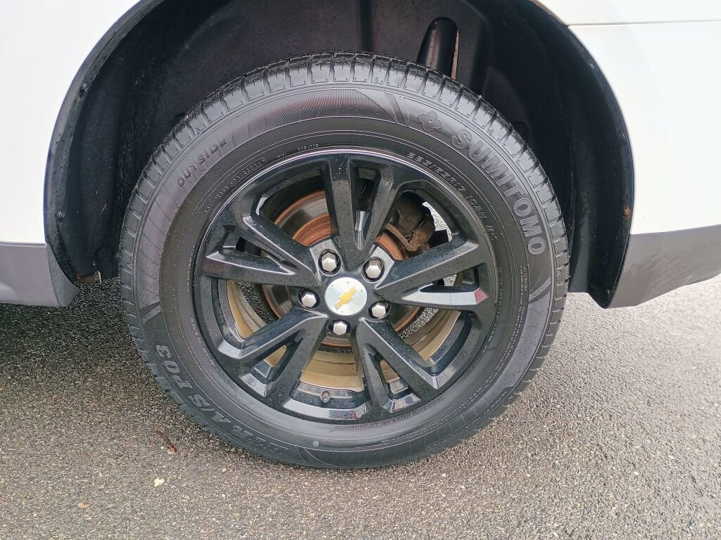 Used 2017 Chevrolet Equinox LS image 31