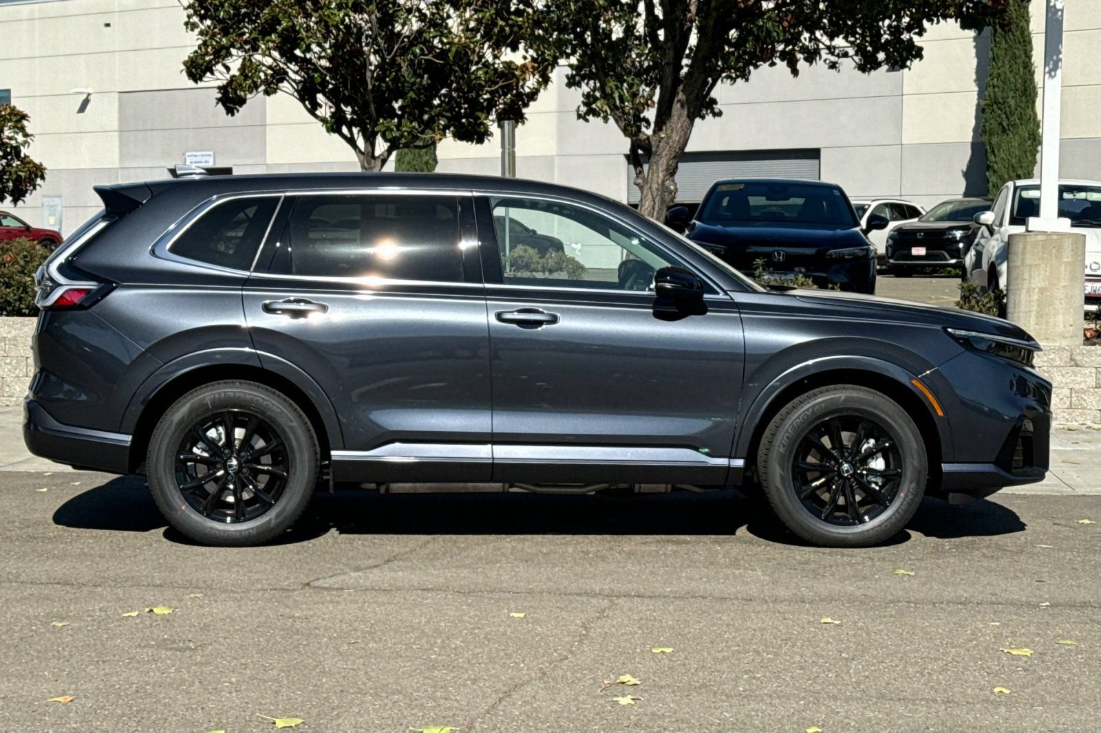 New 2025 Honda CR-V FWD e:FCEV image 3