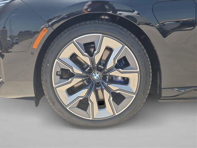 New 2026 BMW 750e xDrive AWD/4WD image 10