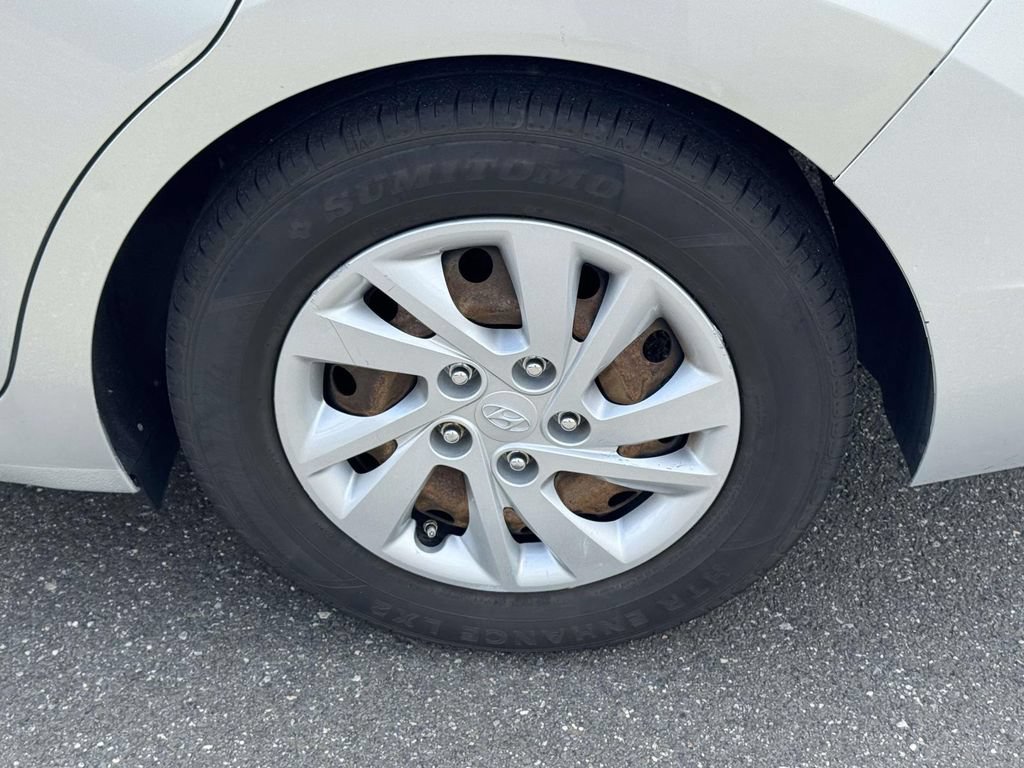 Used 2019 Hyundai Elantra SE w/ Cargo Package FWD image 10