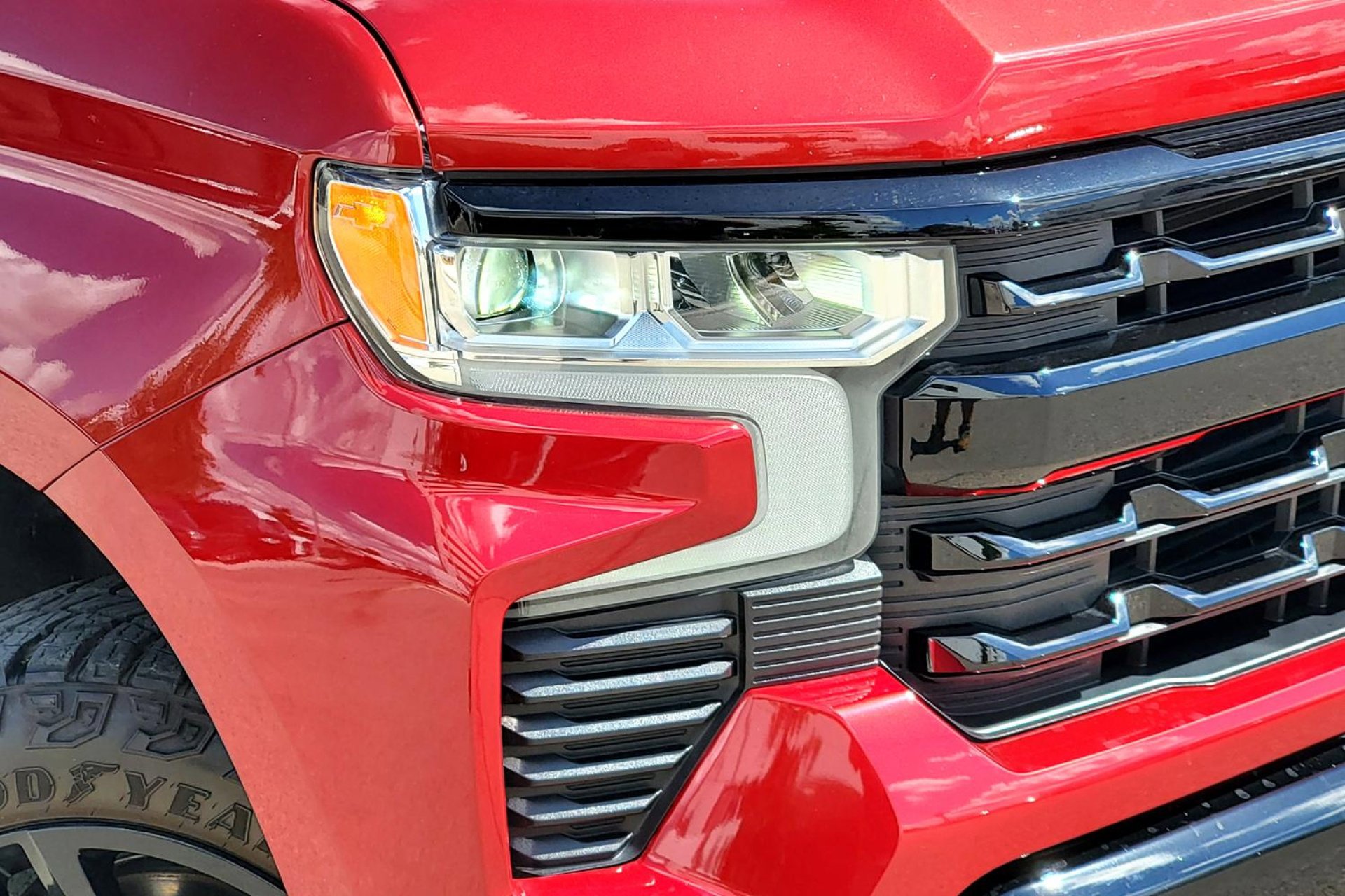 Used 2024 Chevrolet Silverado 1500 LT Trail Boss w/ LT Trail Boss Premium Package image 2