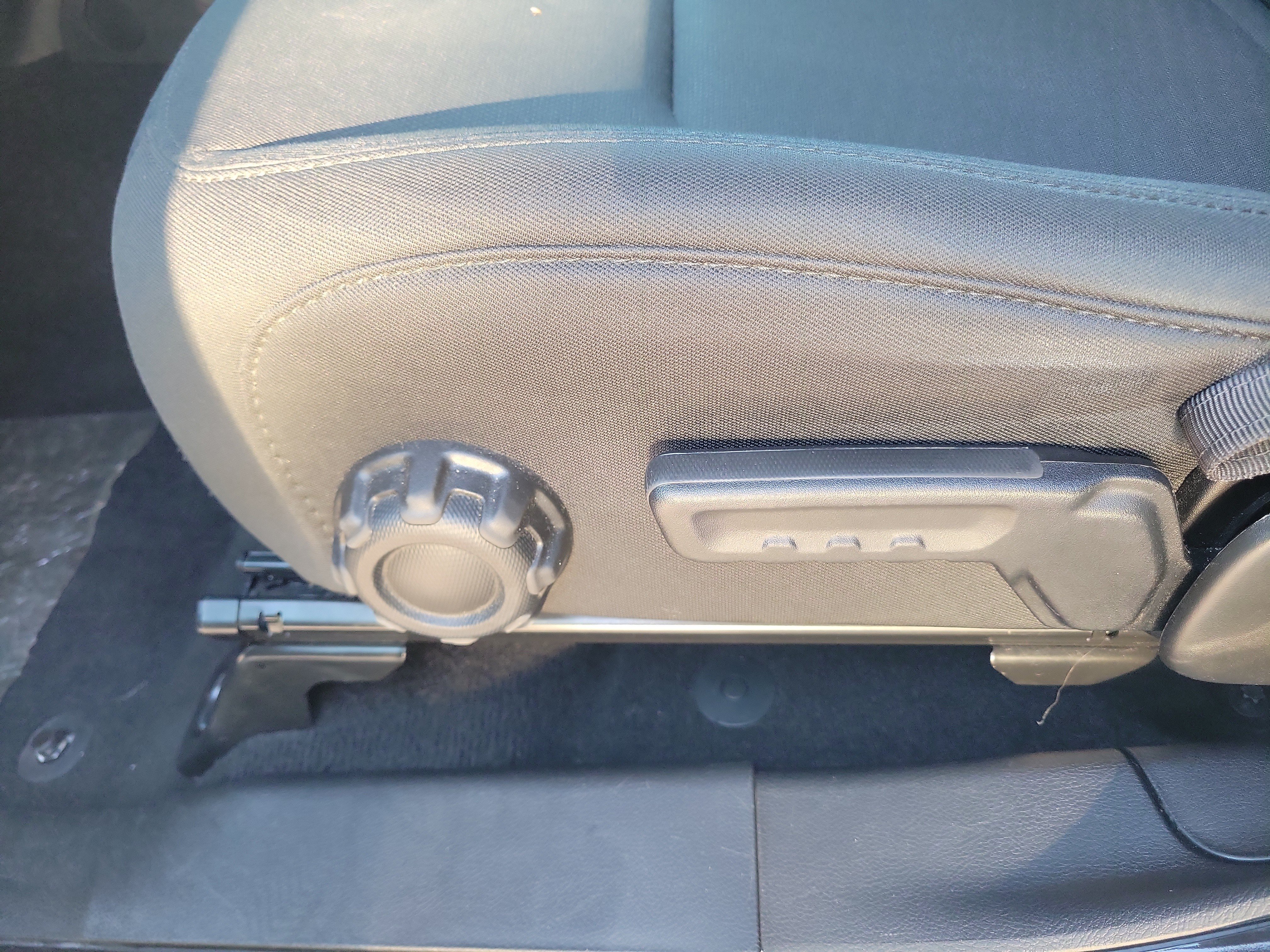 Used 2022 Jeep Gladiator Sport AWD/4WD image 13