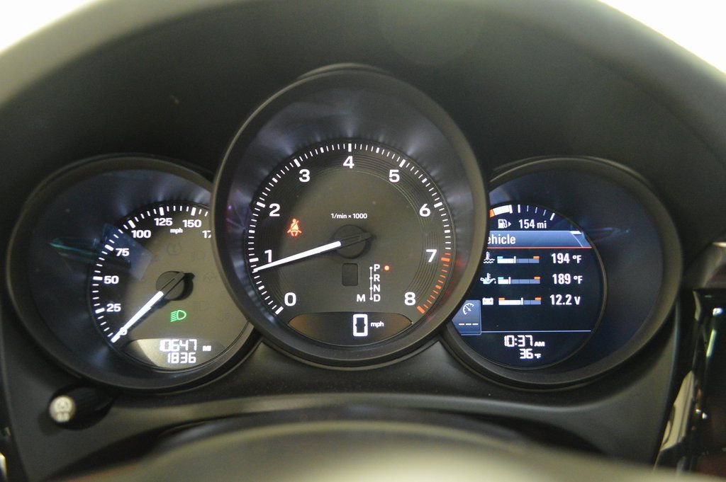Certified 2025 Porsche Macan AWD/4WD image 25