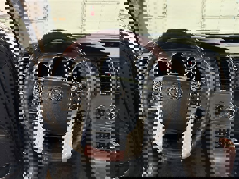 Used 2014 Toyota Sequoia Platinum image 18