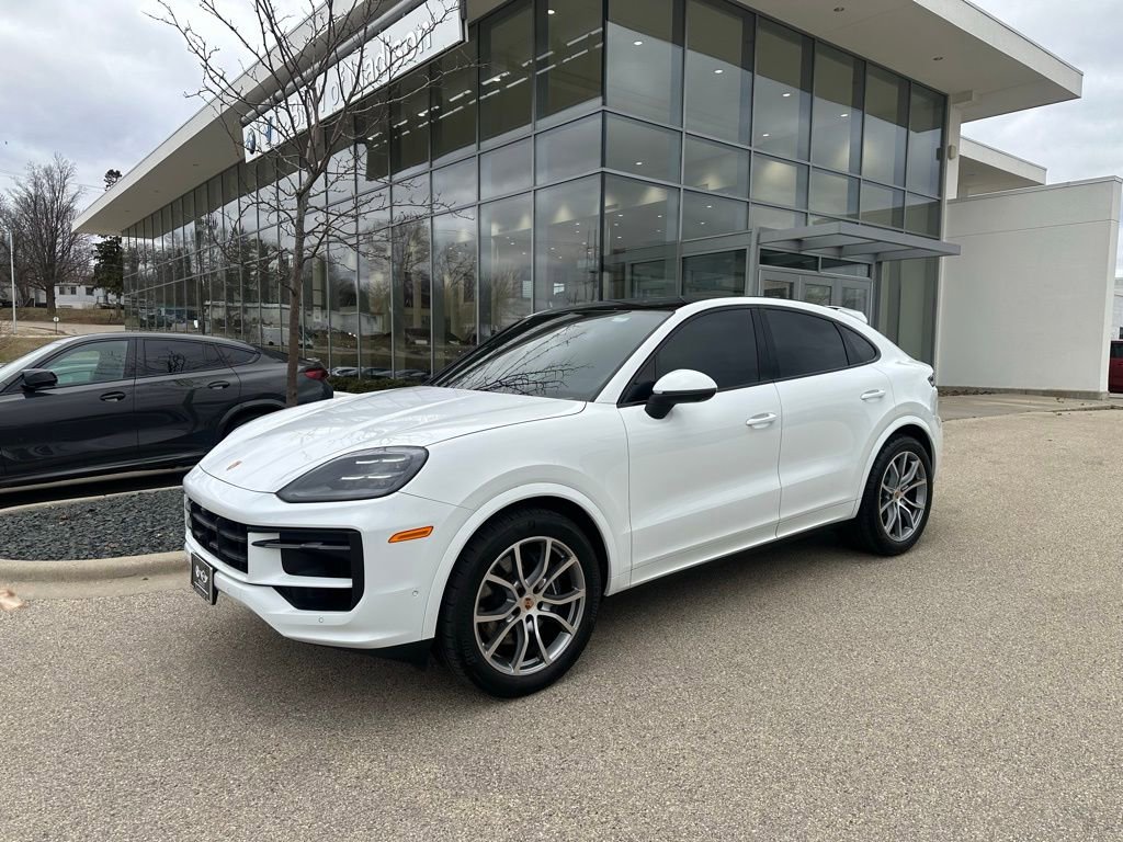 Used 2025 Porsche Cayenne Coupe image 8