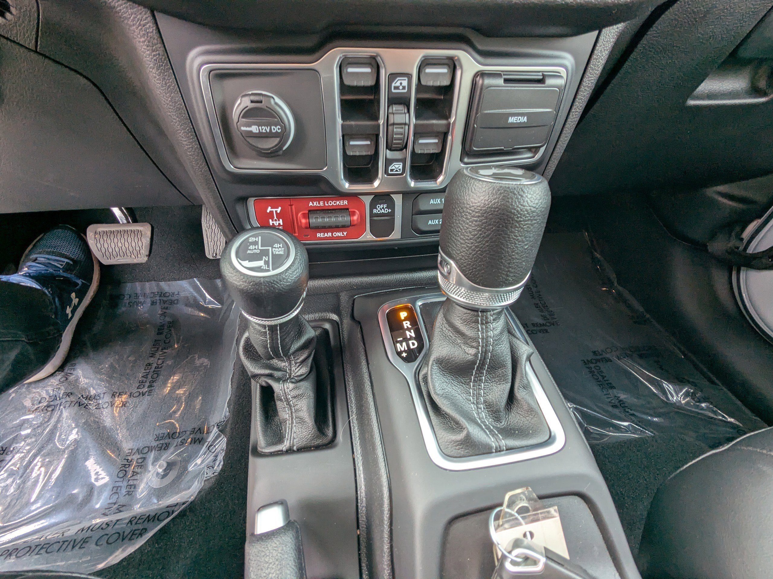 Used 2024 Jeep Wrangler Unlimited image 23