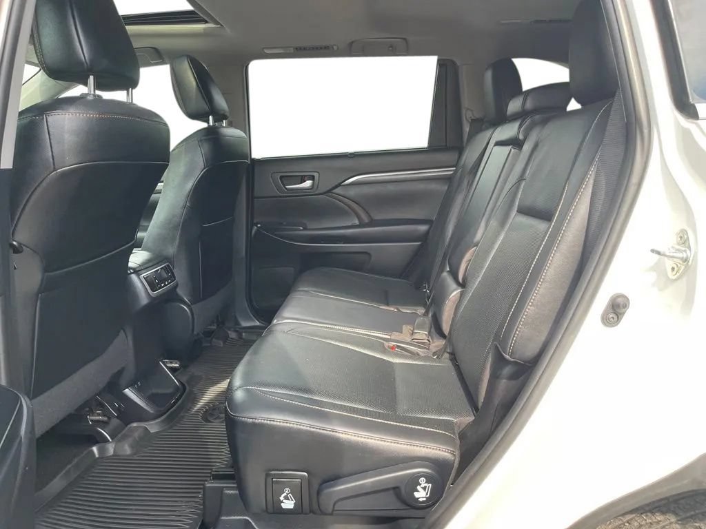Used 2019 Toyota Highlander Limited AWD/4WD image 18