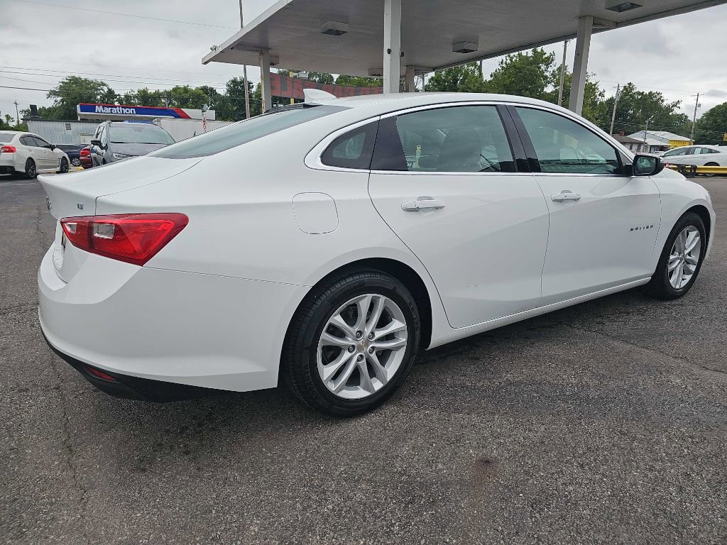 Used 2017 Chevrolet Malibu LT image 21