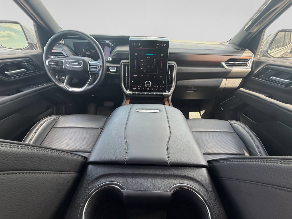Used 2025 GMC Yukon Denali AWD/4WD image 24