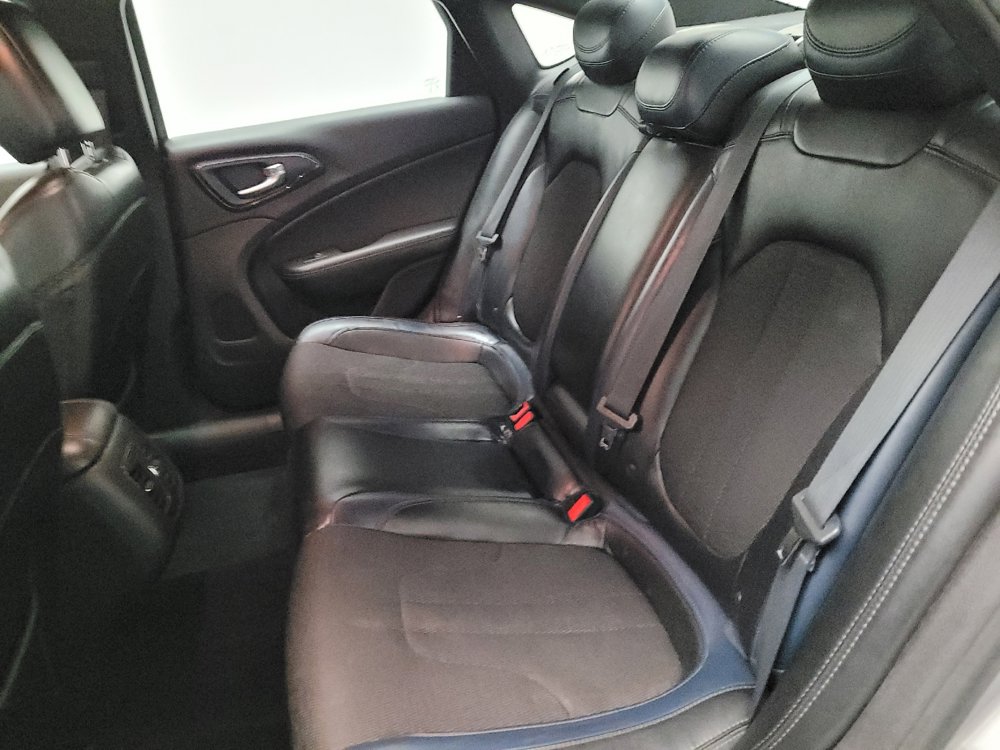 Used 2015 Chrysler 200 S w/ Navigation & Sound Group I FWD image 18