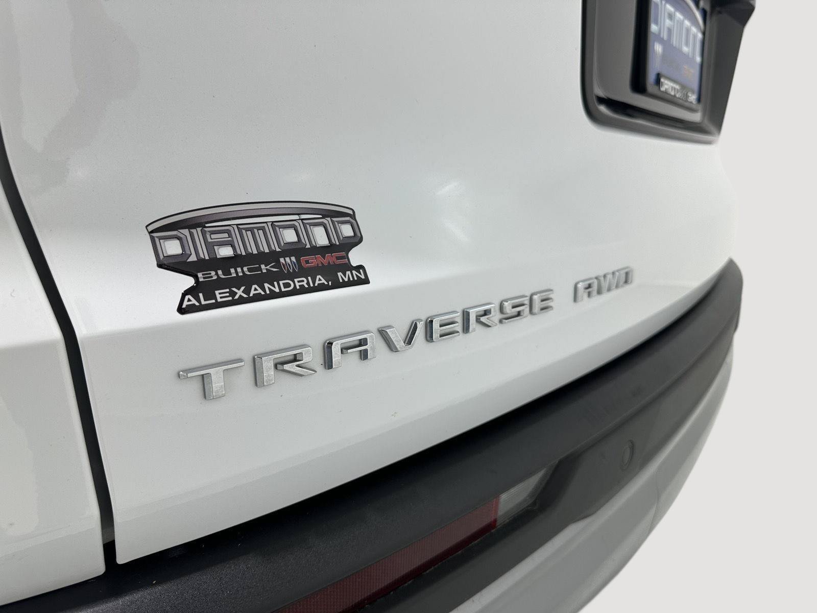Used 2024 Chevrolet Traverse LT w/ LPO, Floor Liner Package AWD/4WD image 29