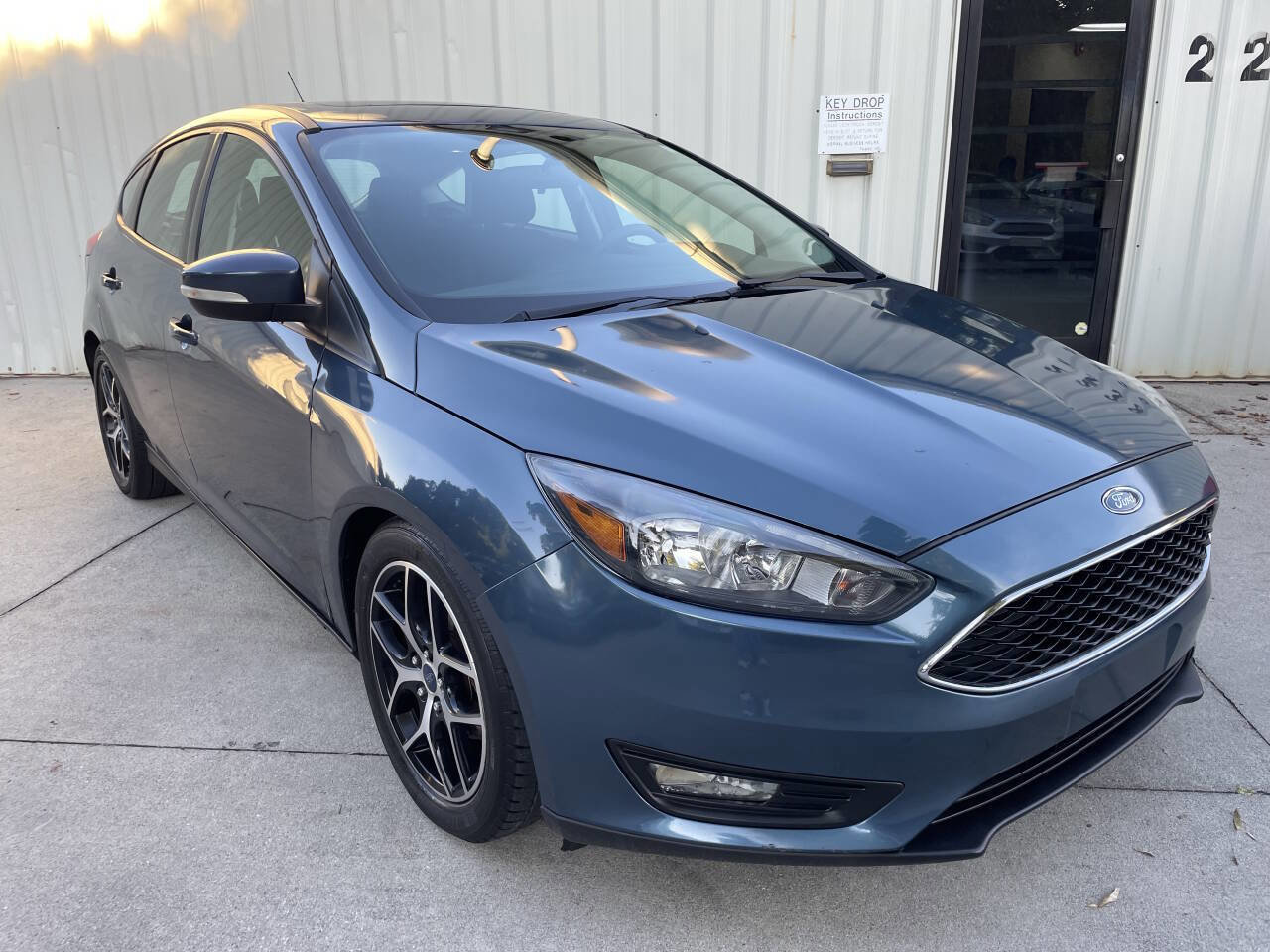 Used 2018 Ford Focus SEL image 1