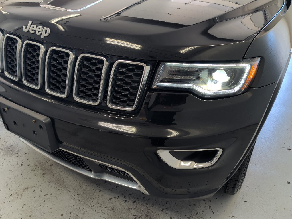 Used 2022 Jeep Grand Cherokee Limited w/ Tech Group AWD/4WD image 7