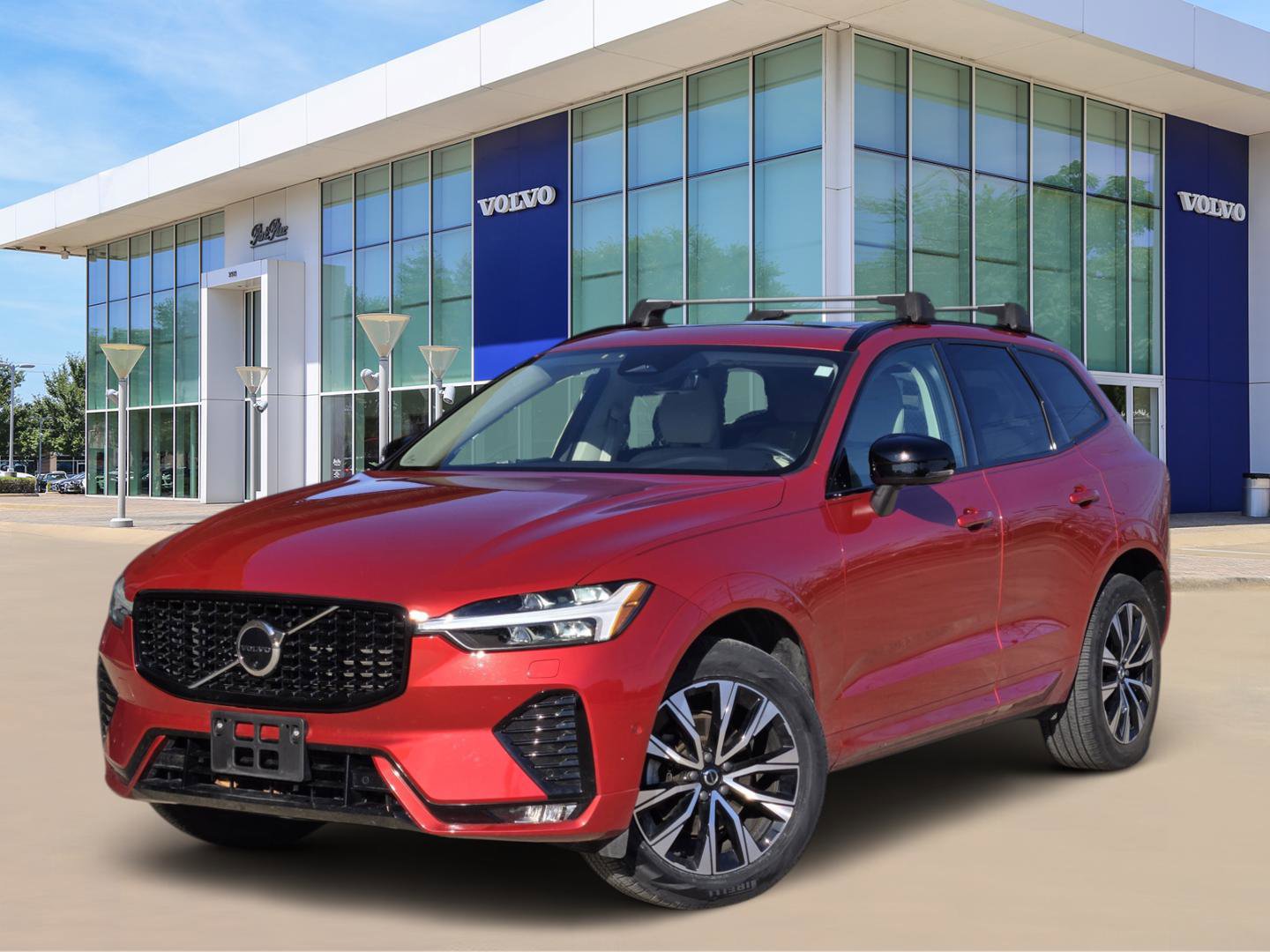 Used 2023 Volvo XC60 B5 Plus w/ Climate Package image 1