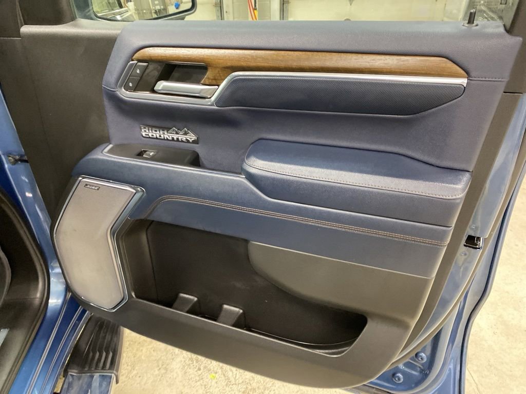 Used 2024 Chevrolet Silverado 1500 High Country w/ Technology Package image 32