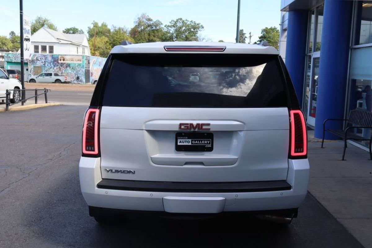 Used 2017 GMC Yukon SLT w/ Open Road Package AWD/4WD image 4