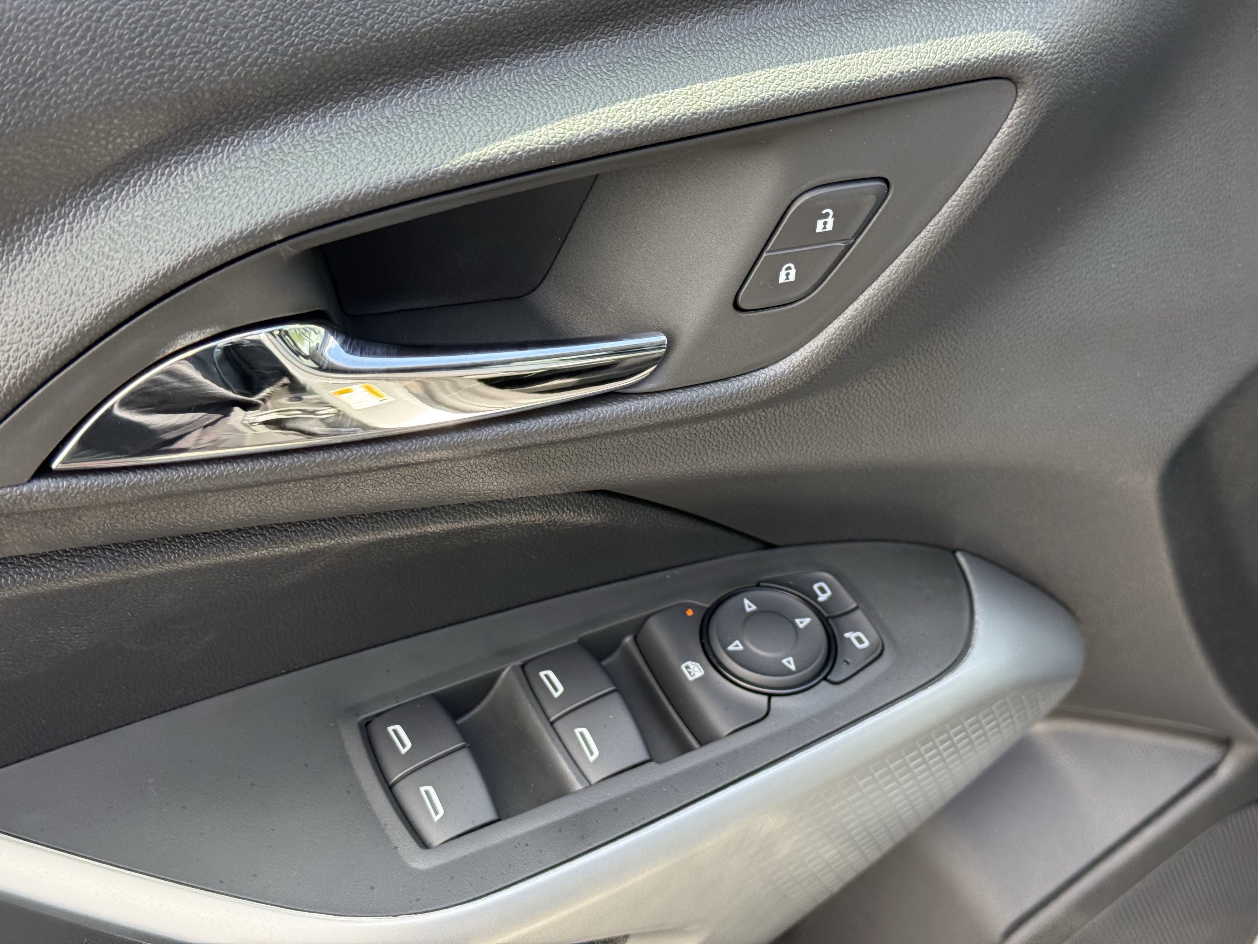 New 2026 Chevrolet Trax LS w/ LS Convenience Package FWD image 14