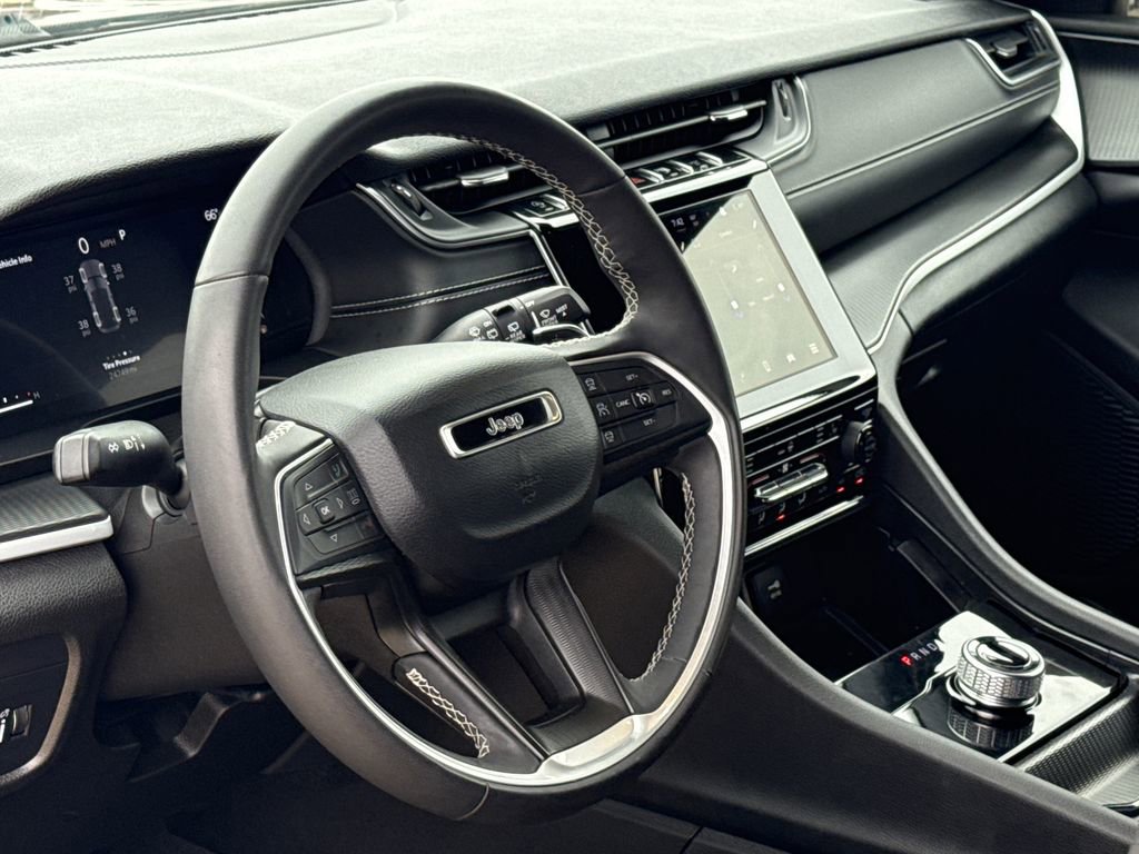 Used 2024 Jeep Grand Cherokee Altitude image 17
