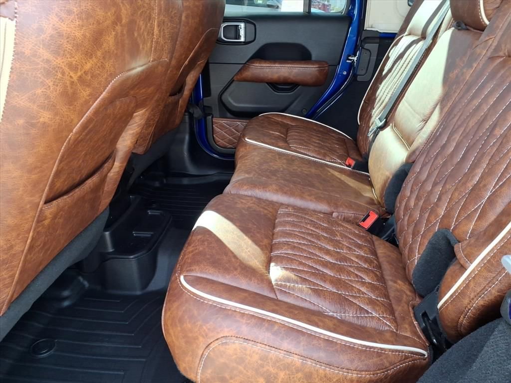 Used 2019 Jeep Wrangler Unlimited Sahara image 13