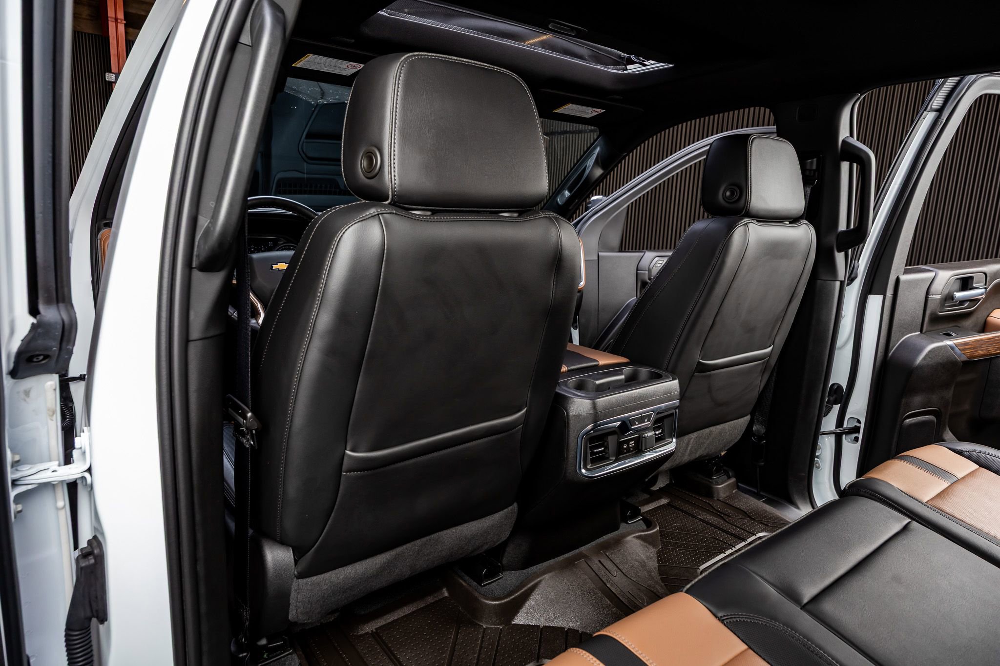 Used 2023 Chevrolet Silverado 3500 High Country image 34