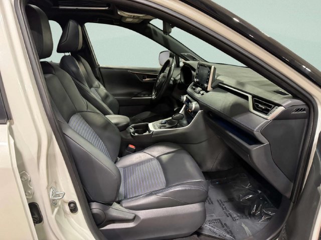 Used 2020 Toyota RAV4 XSE w/ XSE Grade Weather Package AWD/4WD image 28