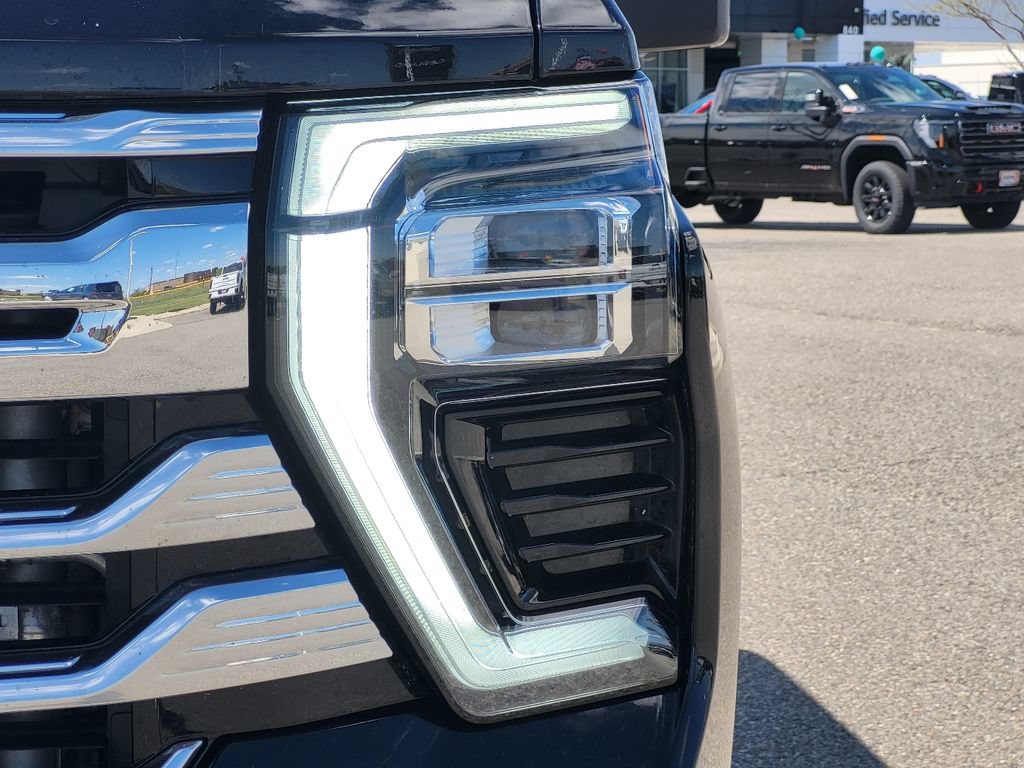 Used 2024 Chevrolet Silverado 2500 High Country w/ High Country Premium Package AWD/4WD image 42