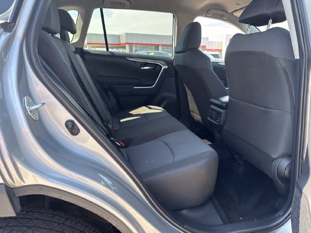 Used 2025 Toyota RAV4 XLE AWD/4WD image 11