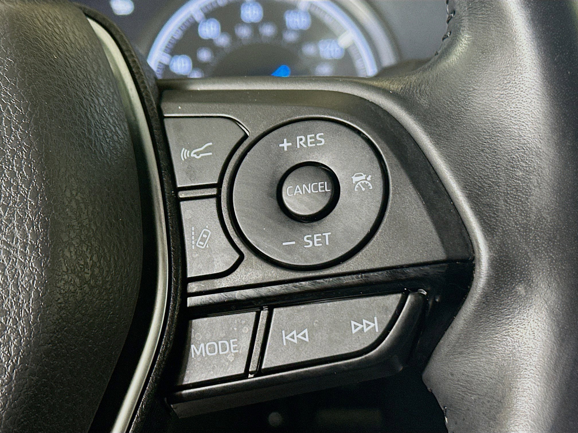 Used 2024 Toyota Venza XLE AWD/4WD image 17