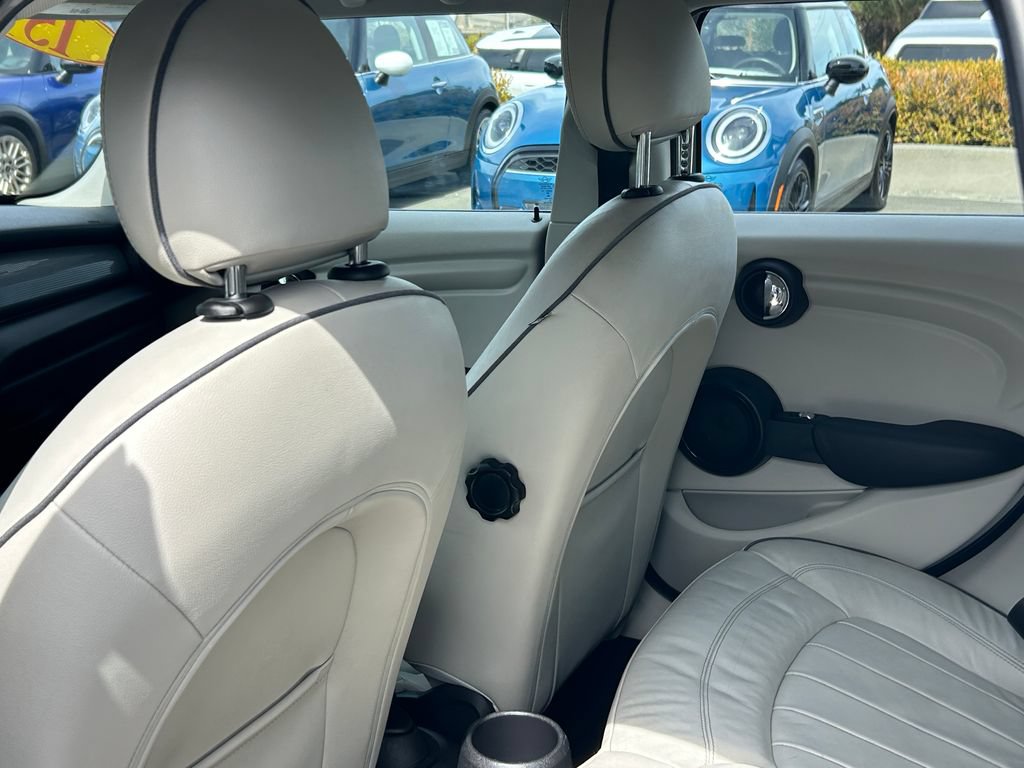 Used 2015 MINI Cooper 4-Door Hardtop FWD image 30