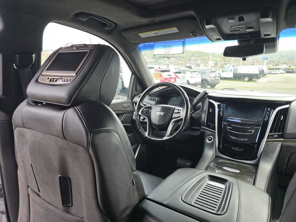 Used 2019 Cadillac Escalade ESV Platinum image 10