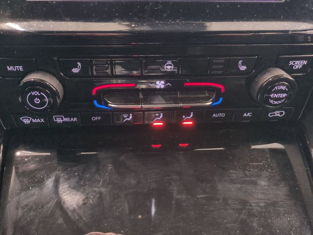 Used 2023 Jeep Grand Cherokee Altitude image 28